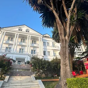 https://vila-duraku.albaniahotels.org