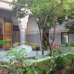 riad-les-chrifis.hotelfesmorocco.com/